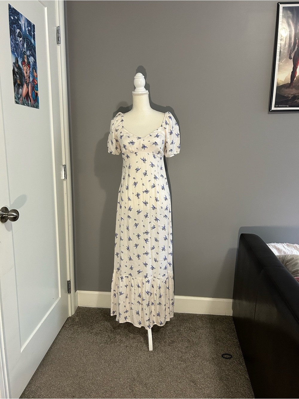 Forever 21 Cream Maxi Dress with Blue Floral Print and Puff Sleeves